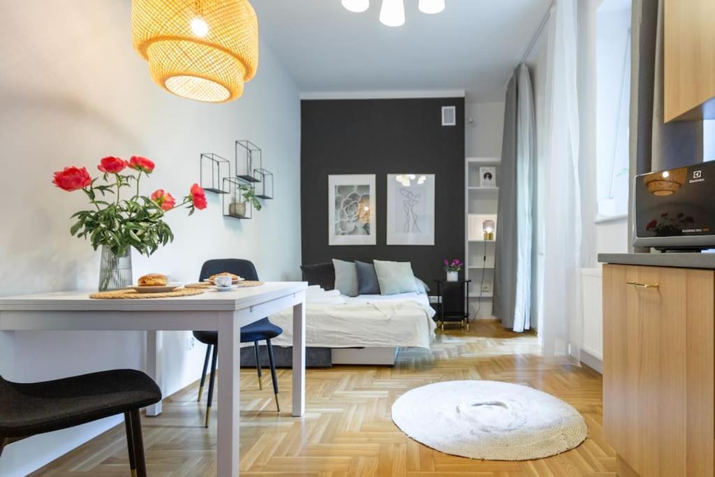 May C Studio W/Balcony Krakow Exterior photo