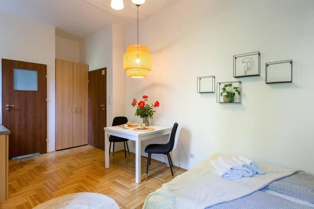 May C Studio W/Balcony Krakow Exterior photo