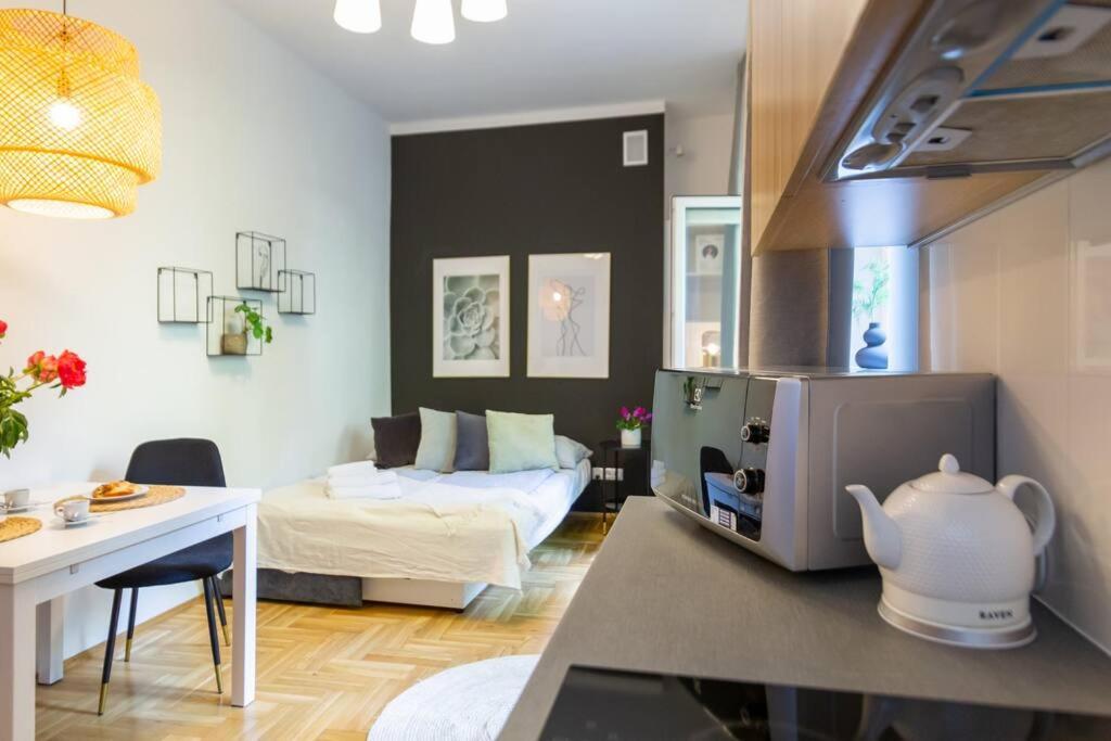May C Studio W/Balcony Krakow Exterior photo
